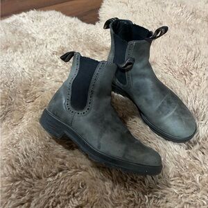 Blundstone Charcoal Leather Chelsea Boots